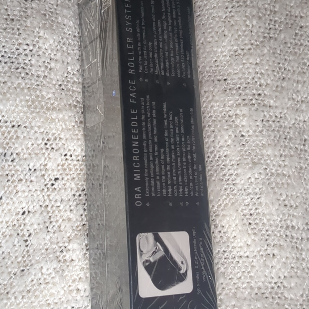 Beauty by ORA Silver Deluxe Microneedle Roller (0.25mm), One Skincare Tool - Picture 8 of 13